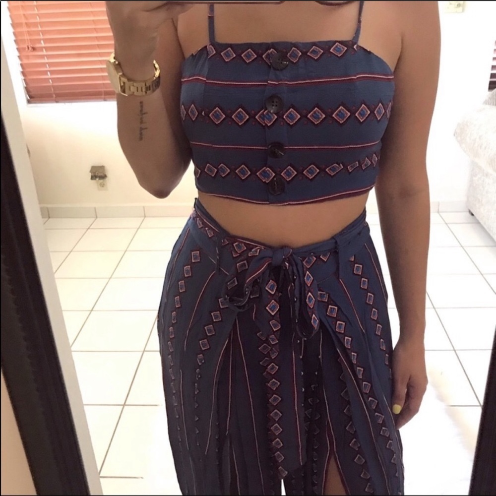 🌟 Reposh 2 piece set - Picture 3 of 4